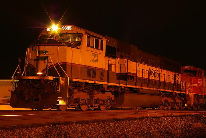 BN 9695 - SD70MAC.jpg